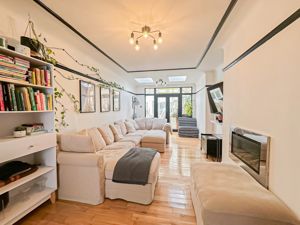 Photo 11- click for photo gallery